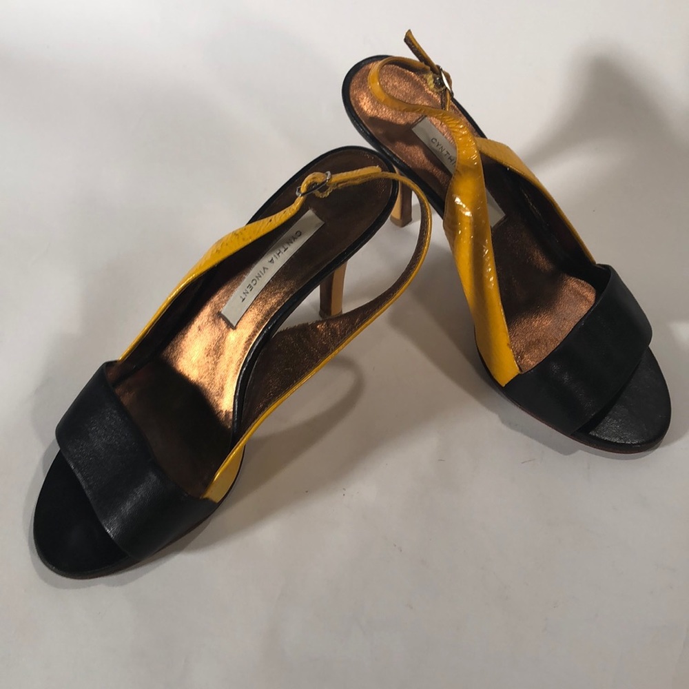 Stunning Cynthia Vincent Slingbacks Size 7.5